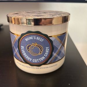 Bath and Body Works 3-Wick Blueberry Cotton Candy